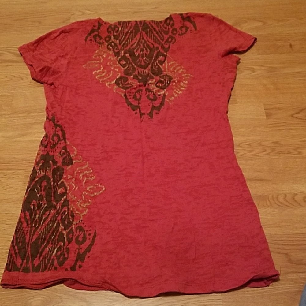 T-Shirt - Picture 2 of 2